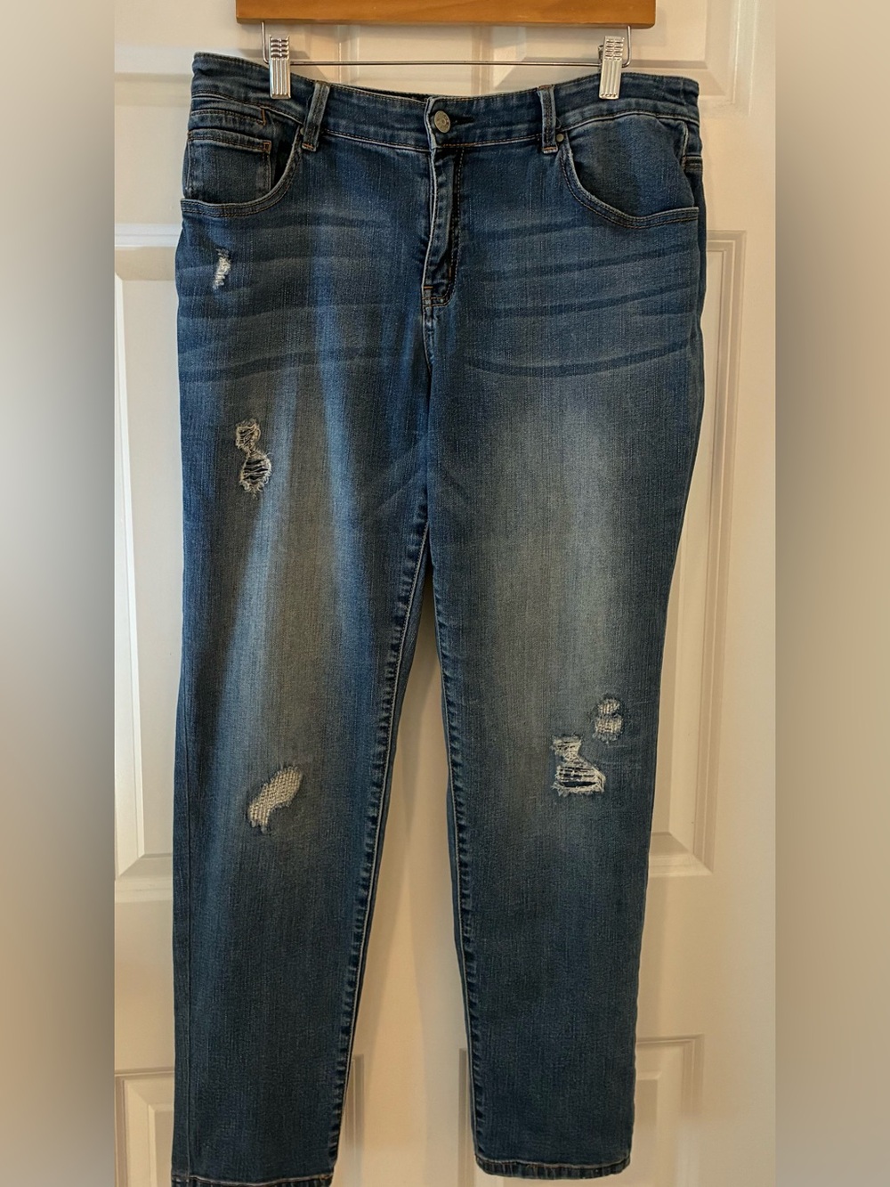 Chico's Platinum Boyfriend Jeans Distressed Size 2 (12-14)